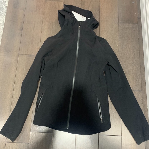 Lululemon rain jacket - Picture 1 of 3